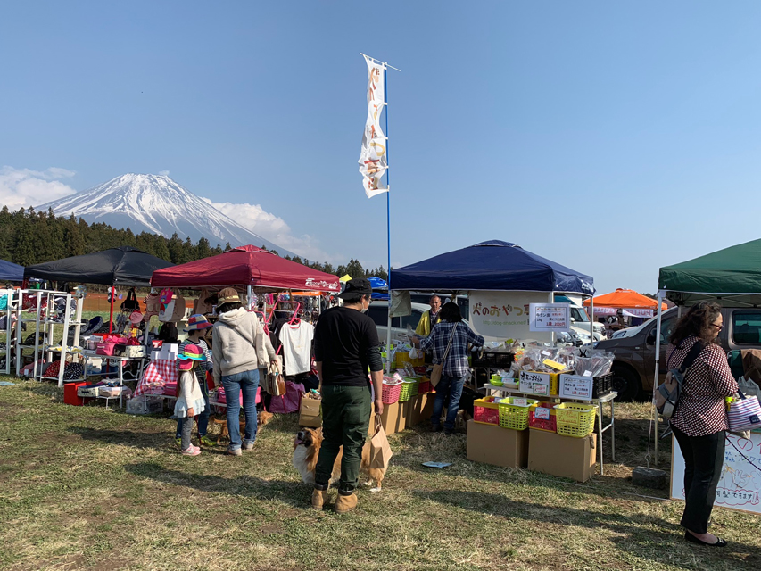 富士山わんわんマルシェ　初日風景